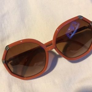 Gorgeous fashion sunglasses are no scratches